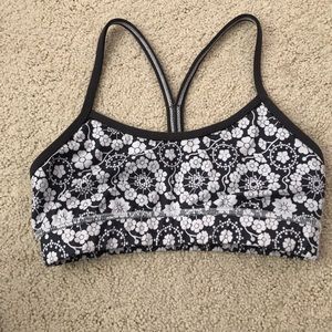 Lululemon flow y sports bra